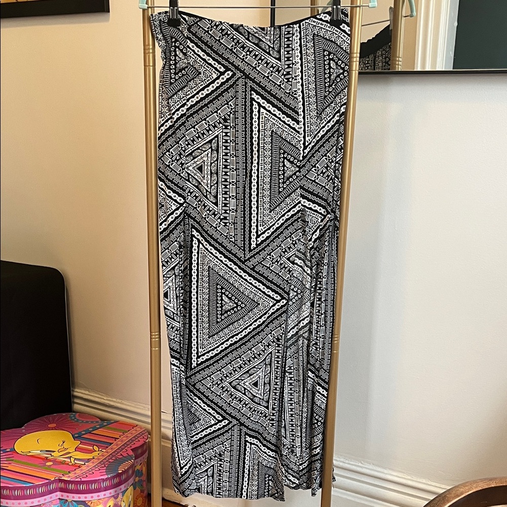 Garage Black & White Geometric Maxi Skirt